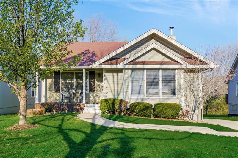 6272 Holly St, Kansas City, MO 64118