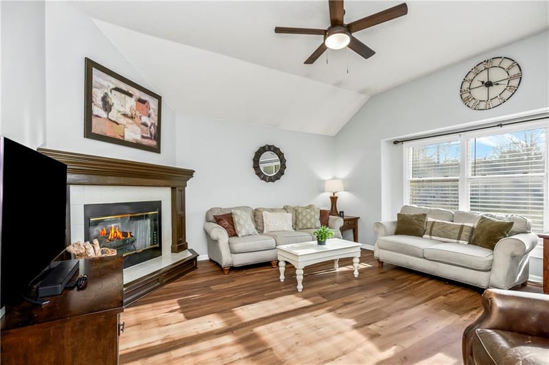 6272 Holly St, Kansas City, MO 64118