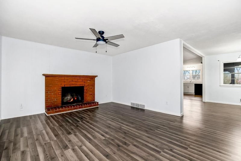 13419 Parker Ave, Grandview, MO 64030