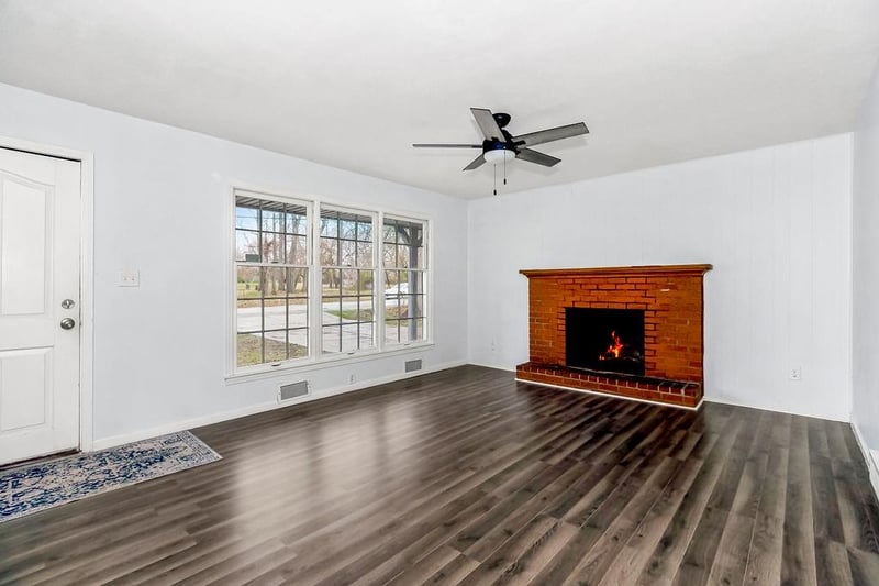 13419 Parker Ave, Grandview, MO 64030