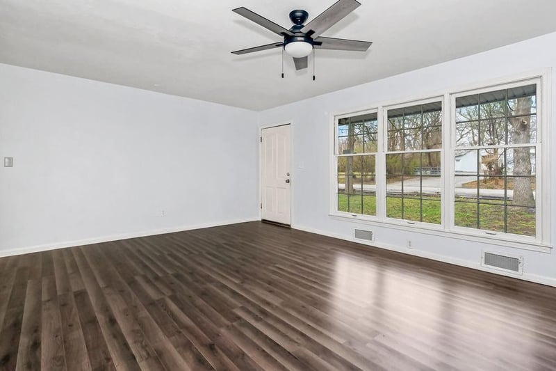 13419 Parker Ave, Grandview, MO 64030