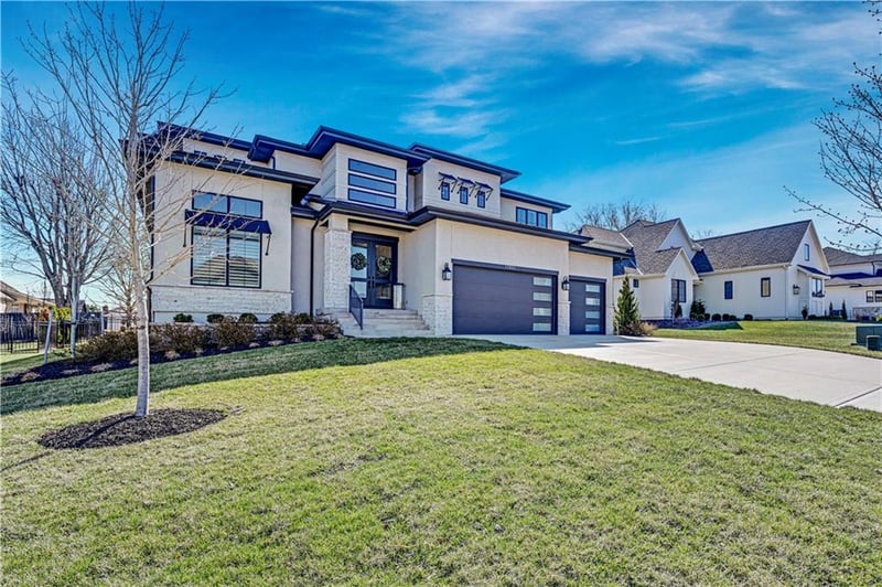 17021 Magnolia St, Overland Park, KS 66221