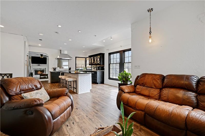 12909 Reeder St, Overland Park, KS 66213