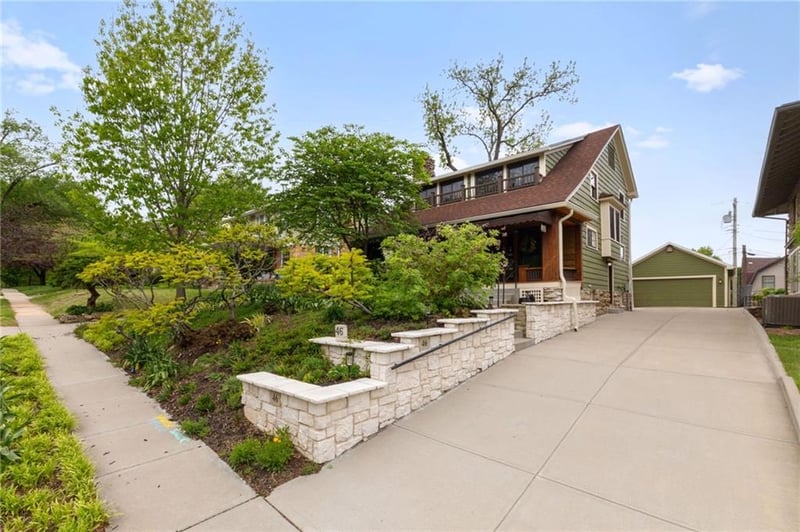 46 E 52nd St, Kansas City, MO 64112
