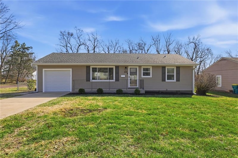 7301 Woodson St, Overland Park, KS 66204