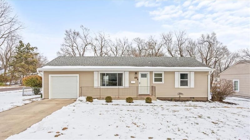 7301 Woodson St, Overland Park, KS 66204