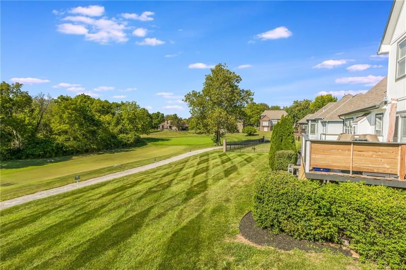 8718 Ridgeway Ct, Kansas City, MO 64138