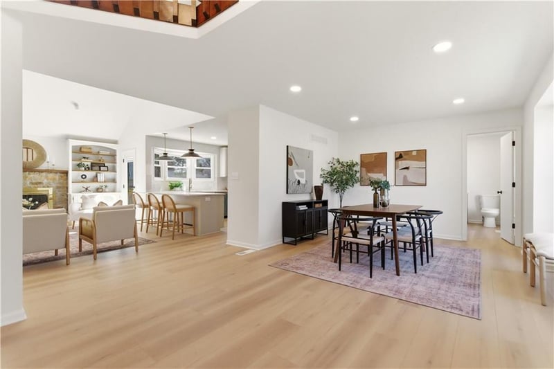 8338 Knox St, Overland Park, KS 66212