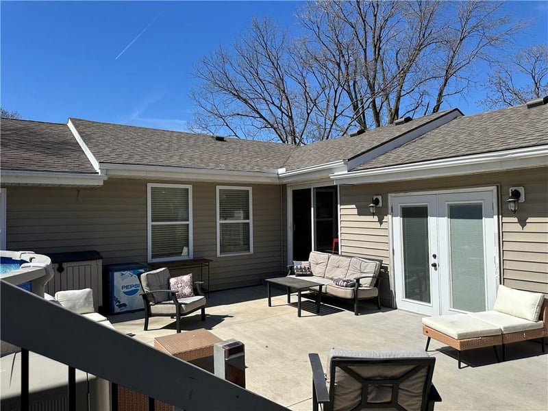 13641 Hollingsworth Rd, Kansas City, KS 66109