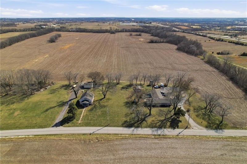 13641 Hollingsworth Rd, Kansas City, KS 66109