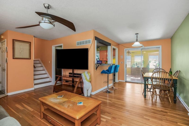 13250 Park Hills Dr, Grandview, MO 64030