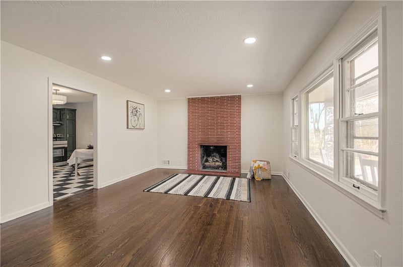 7800 Booth Ave, Kansas City, MO 64138