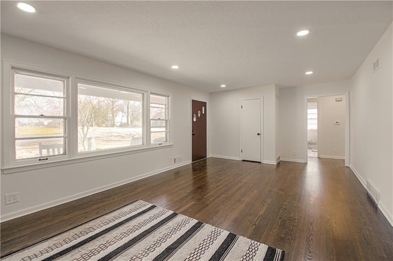 7800 Booth Ave, Kansas City, MO 64138