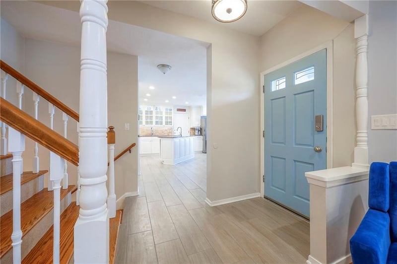 8609 89th St, Overland Park, KS 66212