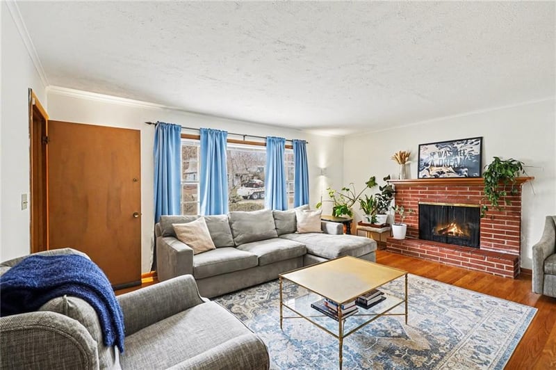 7711 Grand Ave, Kansas City, MO 64114