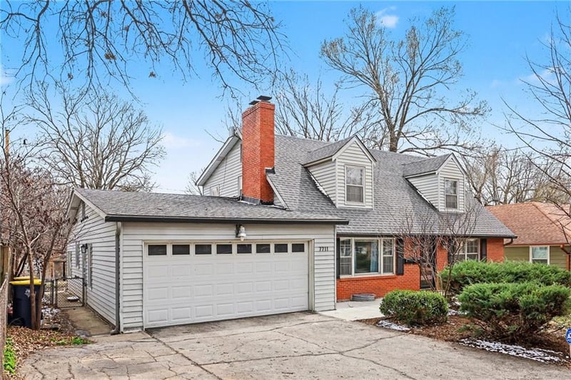 7711 Grand Ave, Kansas City, MO 64114