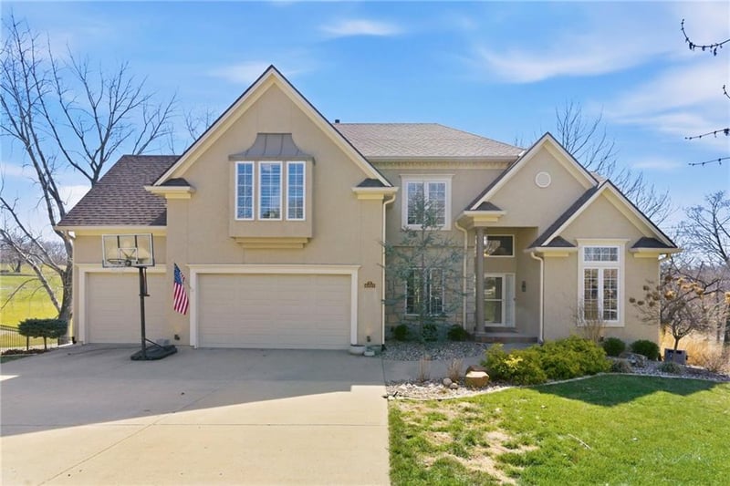 6103 Mashie Ct, Parkville, MO 64152