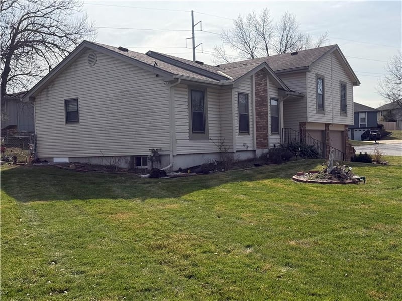 7801 Euclid Ave, Kansas City, MO 64118