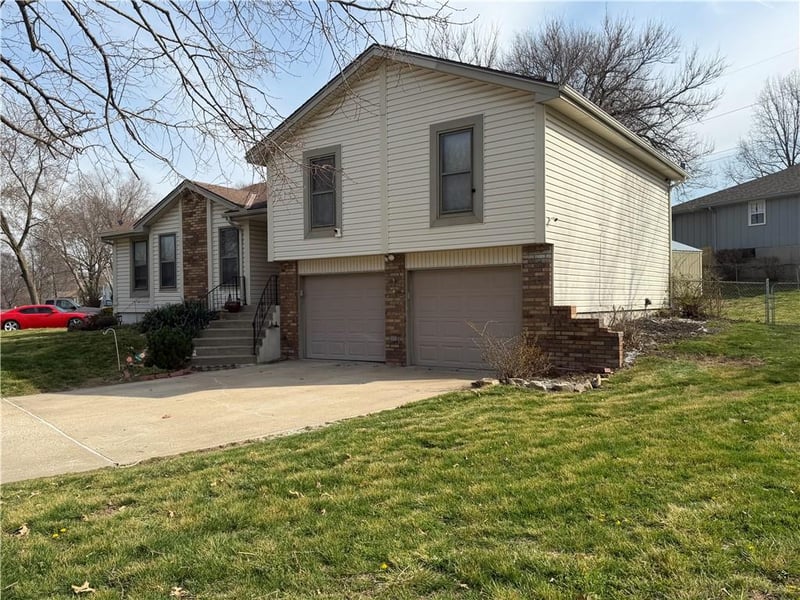 7801 Euclid Ave, Kansas City, MO 64118