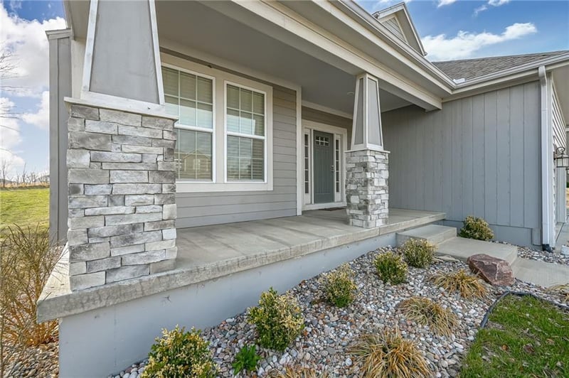 3330 128th Ter, Kansas City, KS 66109