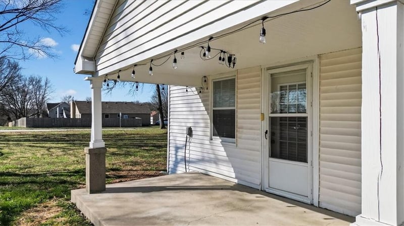 1490 Independence Ave, Lee's Summit, MO 64086