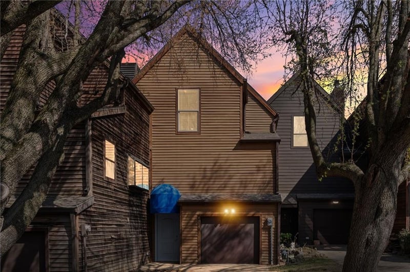 4904 Barry Rd, Kansas City, MO 64154