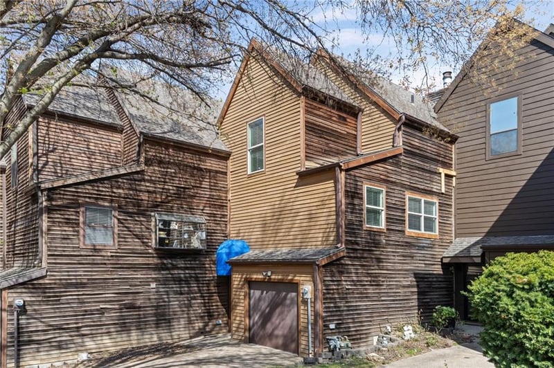 4904 Barry Rd, Kansas City, MO 64154