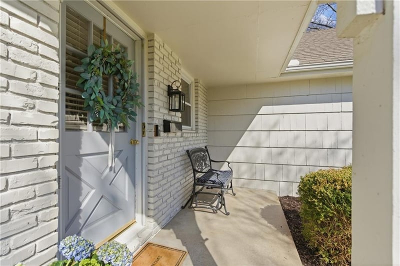 6432 101 St, Overland Park, KS 66212