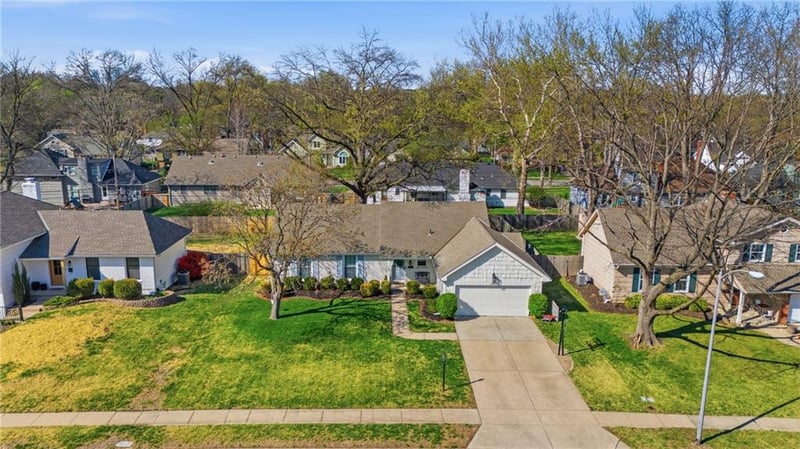 6432 101 St, Overland Park, KS 66212