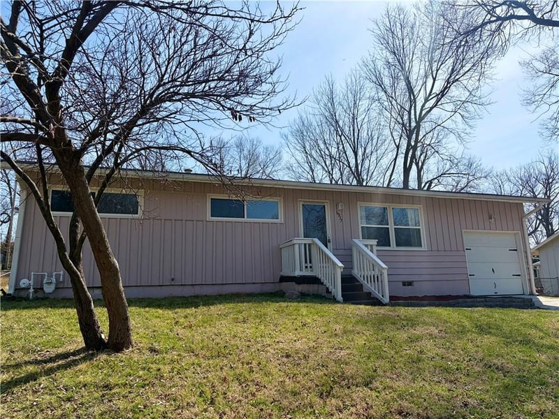 6937 Avalon St, Kansas City, MO 64152