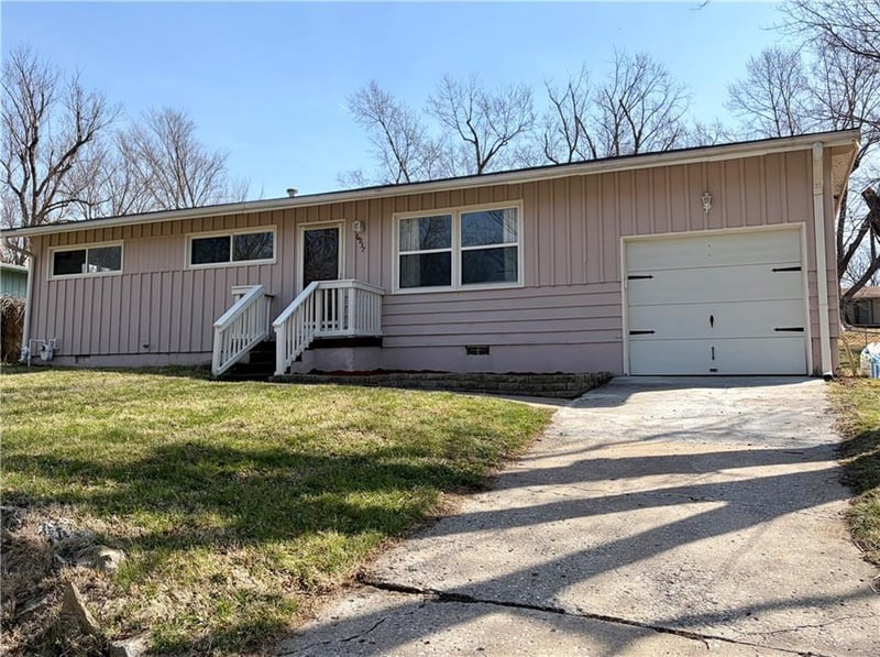 6937 Avalon St, Kansas City, MO 64152