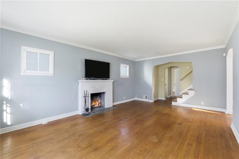 1174 77th St, Kansas City, MO 64131