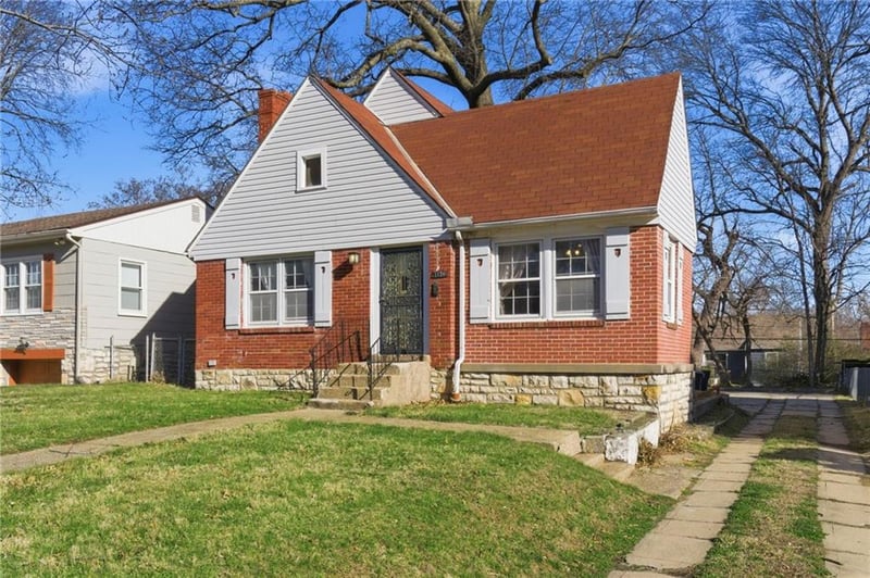 1174 77th St, Kansas City, MO 64131