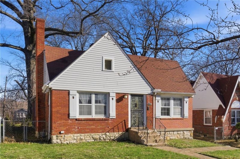 1174 77th St, Kansas City, MO 64131