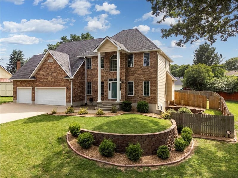 71 Arrowhead Dr, Lexington, MO 64067
