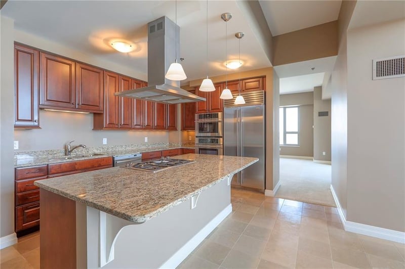 4950 Central St #1001, Kansas City, MO 64112