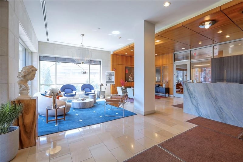 4950 Central St #1001, Kansas City, MO 64112