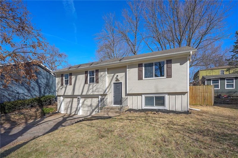 1704 Taylor Cir, Olathe, KS 66062