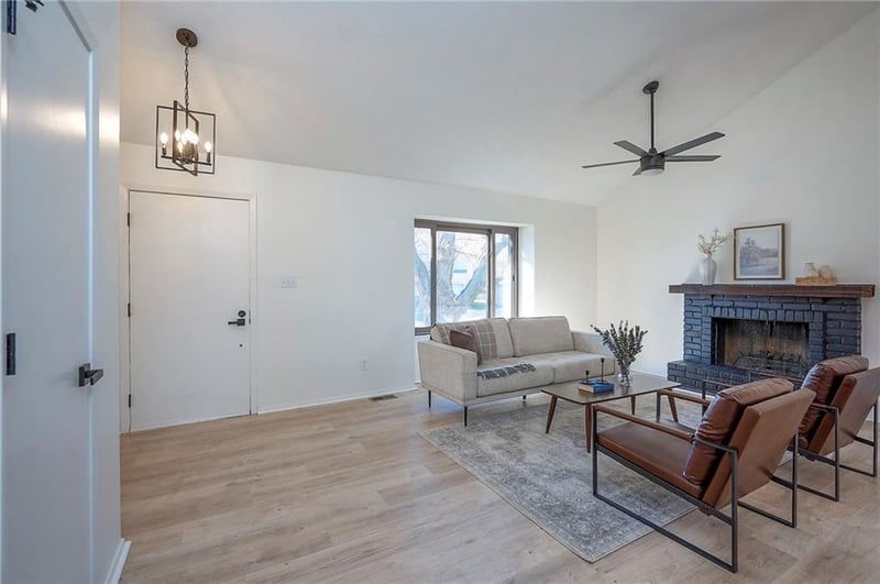 12908 108th St, Overland Park, KS 66210