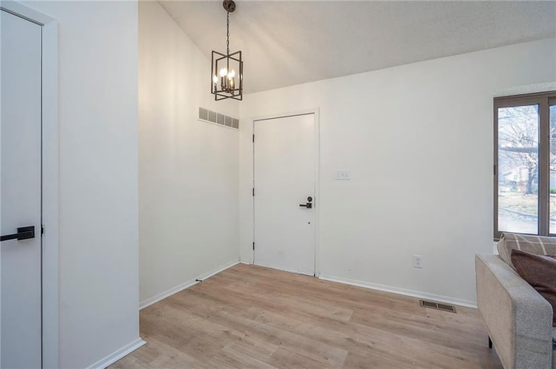 12908 108th St, Overland Park, KS 66210