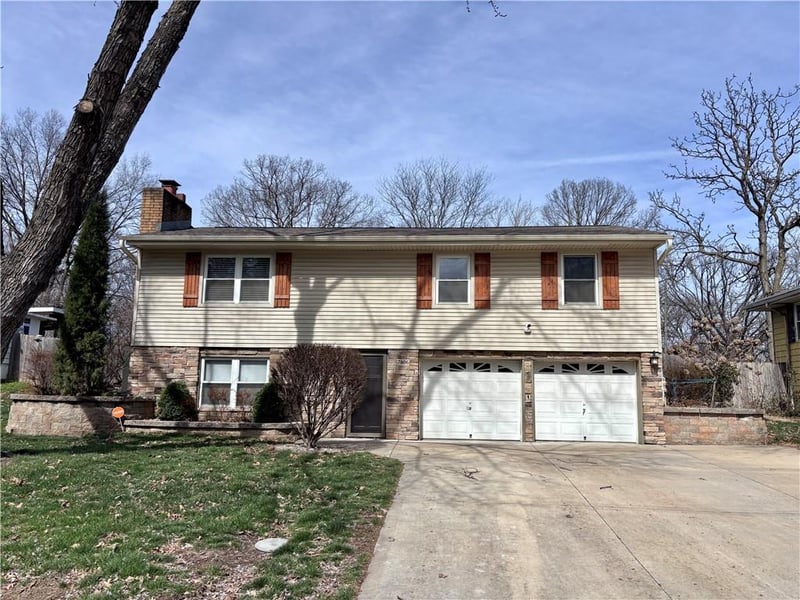 7806 57th St, Kansas City, MO 64119