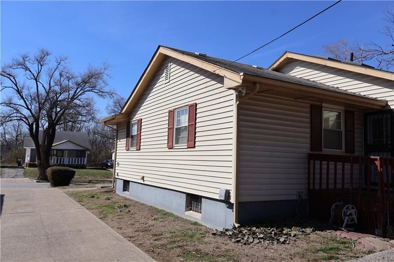 3111 Kensington Ave, Kansas City, MO 64128