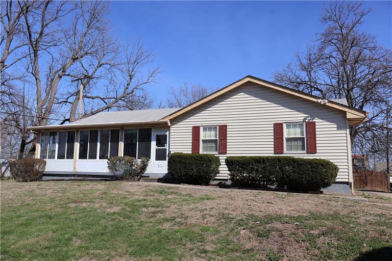 3111 Kensington Ave, Kansas City, MO 64128