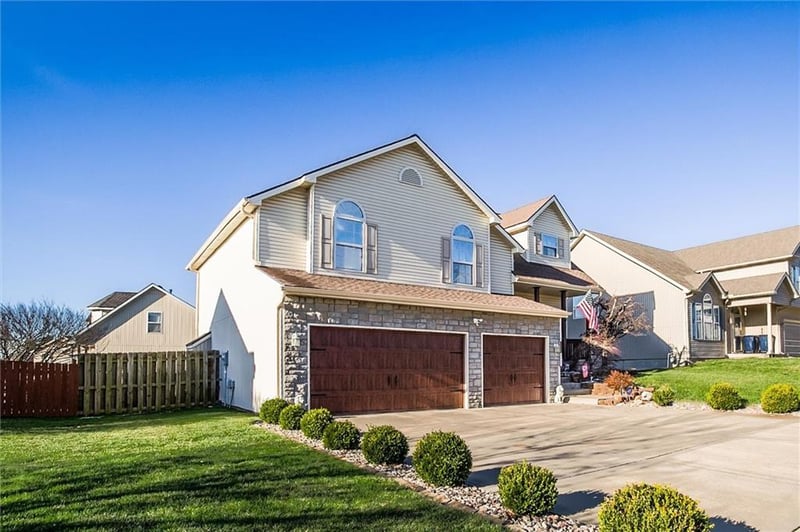 4011 82nd St, Kansas City, MO 64119