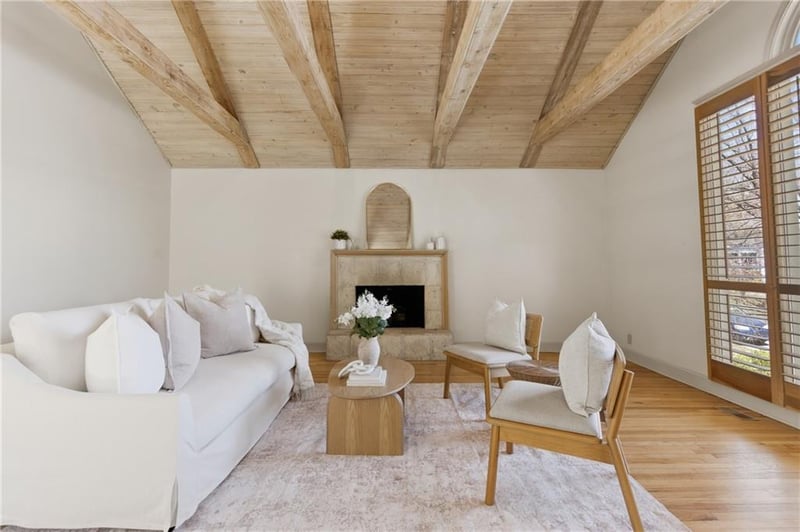 4734 Holly St, Kansas City, MO 64112