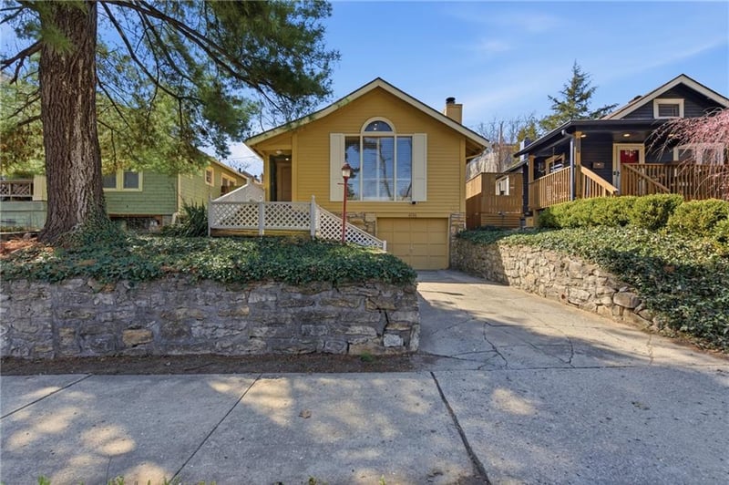 4734 Holly St, Kansas City, MO 64112