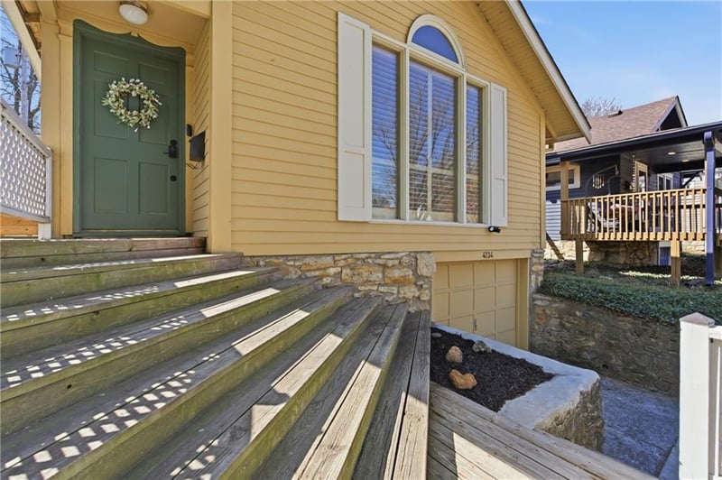 4734 Holly St, Kansas City, MO 64112