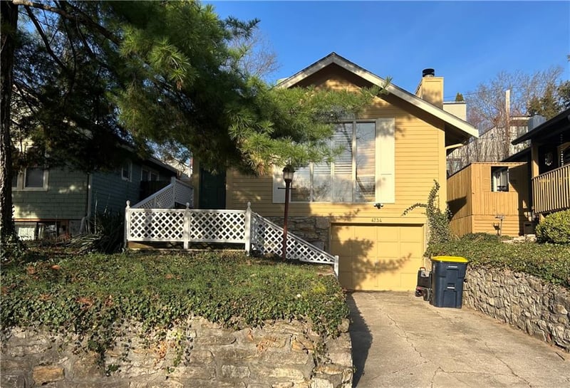 4734 Holly St, Kansas City, MO 64112