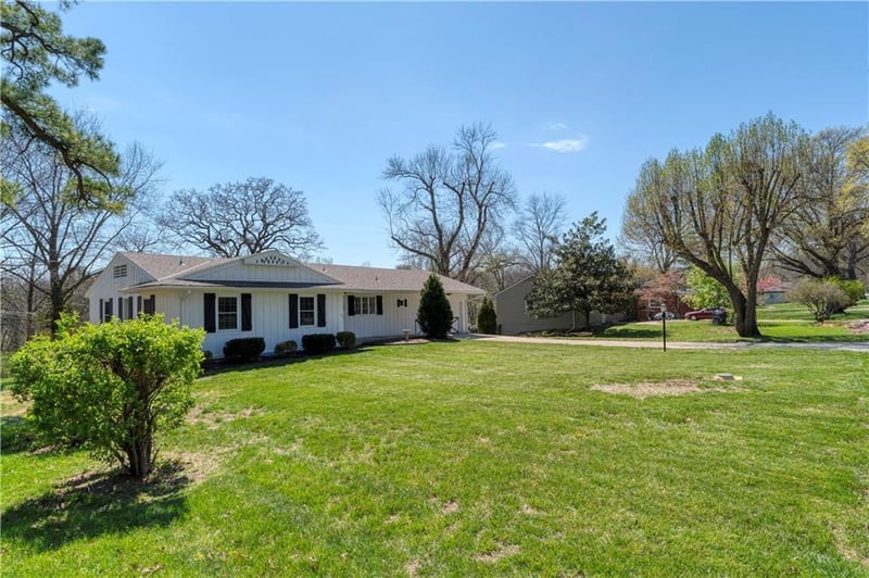 1409 108th St, Kansas City, MO 64131