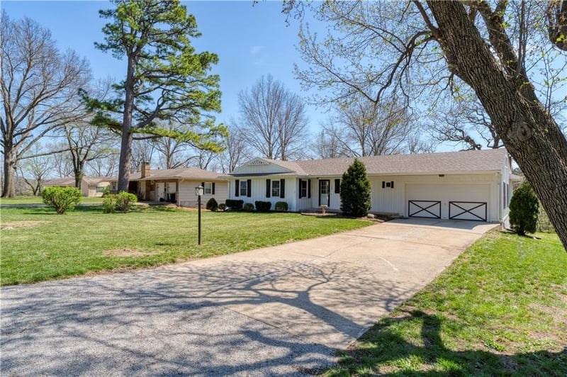 1409 108th St, Kansas City, MO 64131